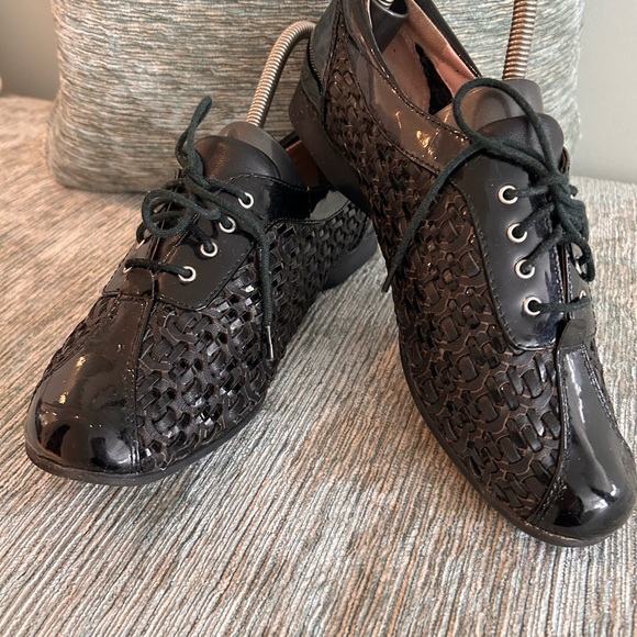Taryn Rose Shoes - Taryn Rose Black Lace Up Shoes